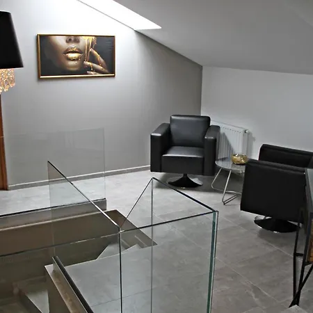 Player's Pool&rooms Vonyarcvashegy