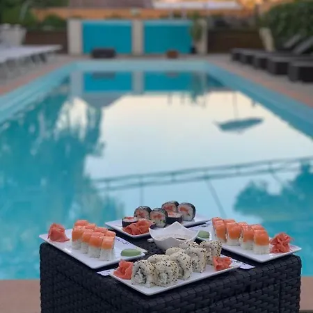 بيت ضيافة Player's Pool&rooms