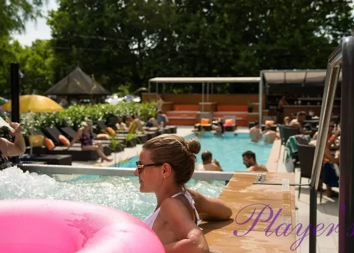 Player's Pool&rooms 招待所 沃尼奥尔茨沃什海吉