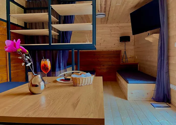 Player's Pool&rooms פוניארצוושהג'